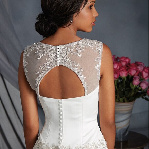 Sample Bridgerton Wedding Dress, Aline ballgown, Size 4, POCKETS Not Strapless - Picture 4 of 12